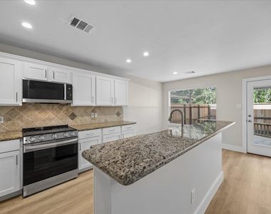 90 N Walden Elms Circle - Photo Thumbnail 4
