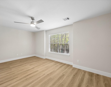 90 N Walden Elms Circle - Photo Thumbnail 17