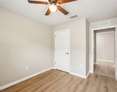 10545 Crossback Lane - Photo Thumbnail 11