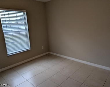3702 Se 9th Place - Photo Thumbnail 10