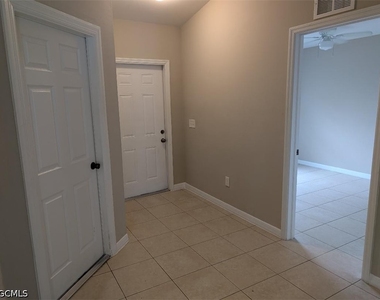 3702 Se 9th Place - Photo Thumbnail 5