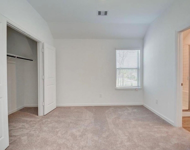 630 Aspen Falls Court - Photo Thumbnail 12