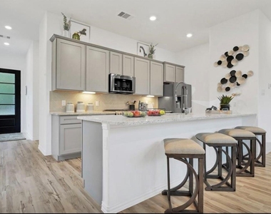 630 Aspen Falls Court - Photo Thumbnail 3