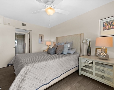 481 Quail Forest Boulevard - Photo Thumbnail 13