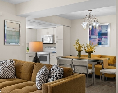 481 Quail Forest Boulevard - Photo Thumbnail 1