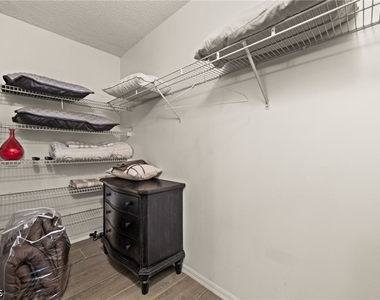 481 Quail Forest Boulevard - Photo Thumbnail 17