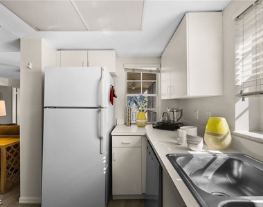 481 Quail Forest Boulevard - Photo Thumbnail 9