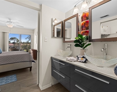 481 Quail Forest Boulevard - Photo Thumbnail 16