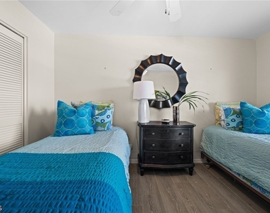 481 Quail Forest Boulevard - Photo Thumbnail 19