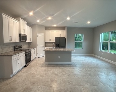 279 Woodburn Drive - Photo Thumbnail 5
