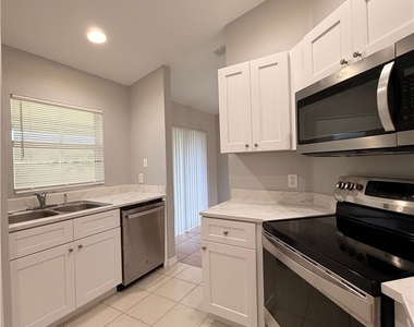 2451 Daniel Avenue N - Photo Thumbnail 14