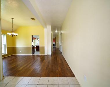 9927 Autumn Way Drive - Photo Thumbnail 2