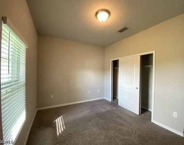 1627 Nw 9th Street - Photo Thumbnail 16