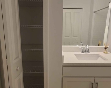 1410 Nw 19th Terrace - Photo Thumbnail 7