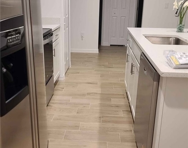 1410 Nw 19th Terrace - Photo Thumbnail 5