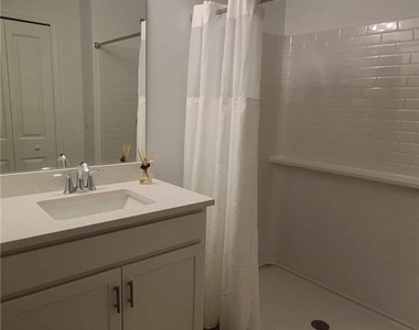 1410 Nw 19th Terrace - Photo Thumbnail 8