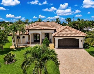 5306 Sw 27th Place - Photo Thumbnail 1