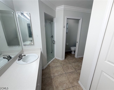 924 Nw 12th Place - Photo Thumbnail 27
