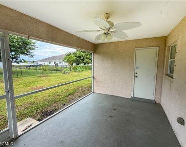 924 Nw 12th Place - Photo Thumbnail 30