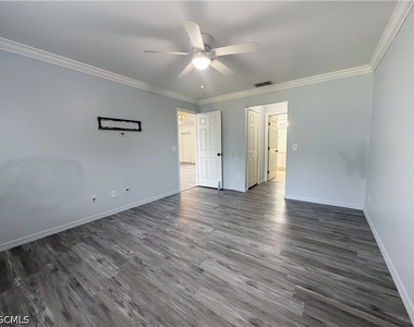 924 Nw 12th Place - Photo Thumbnail 15