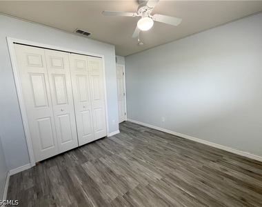 924 Nw 12th Place - Photo Thumbnail 12