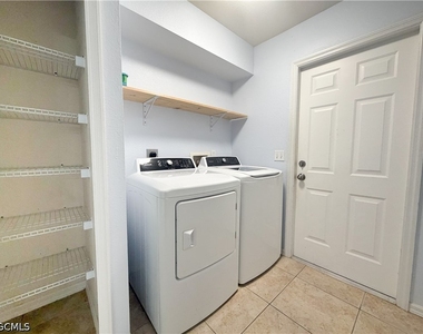 924 Nw 12th Place - Photo Thumbnail 29