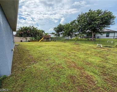 924 Nw 12th Place - Photo Thumbnail 34