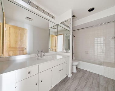 15 Greenway Plaza - Photo Thumbnail 9