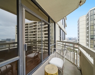 15 Greenway Plaza - Photo Thumbnail 13