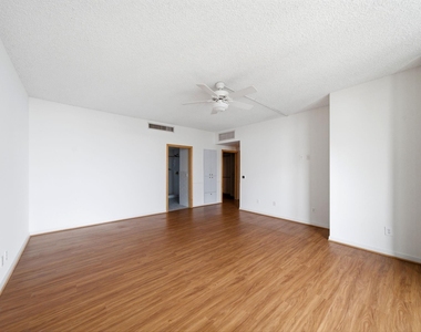 15 Greenway Plaza - Photo Thumbnail 36