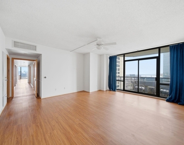 15 Greenway Plaza - Photo Thumbnail 28