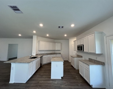 3510 Veridian Shadow Court - Photo Thumbnail 4