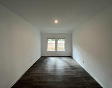 3510 Veridian Shadow Court - Photo Thumbnail 14