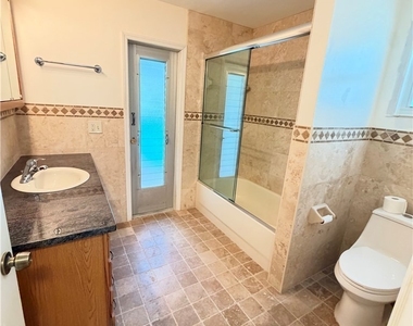 721 Canton Avenue - Photo Thumbnail 9