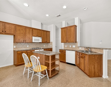 5119 Camarosa Drive - Photo Thumbnail 10