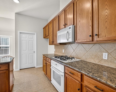 5119 Camarosa Drive - Photo Thumbnail 13