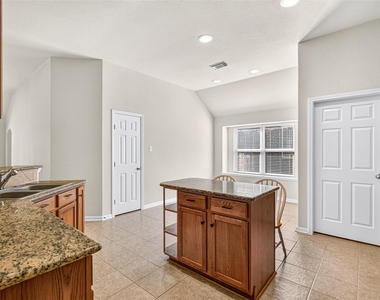 5119 Camarosa Drive - Photo Thumbnail 8