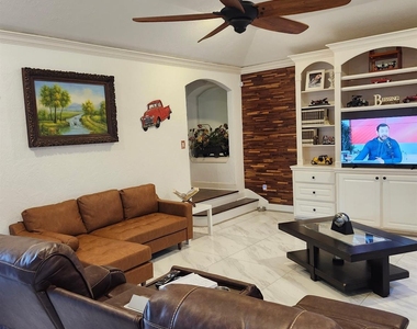 6015 Ladonia Street - Photo Thumbnail 4
