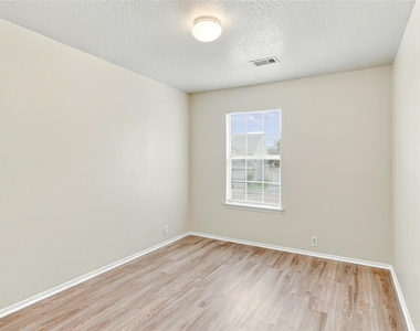 3310 Jib Court - Photo Thumbnail 11