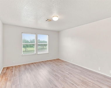 3310 Jib Court - Photo Thumbnail 7
