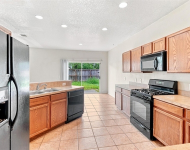 3310 Jib Court - Photo Thumbnail 6