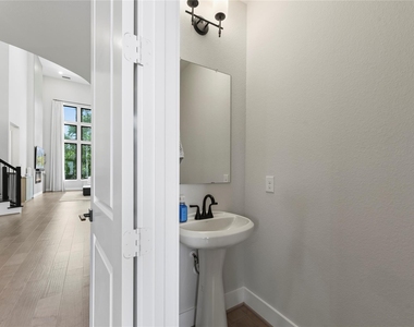 4439 Southpoint Way - Photo Thumbnail 16