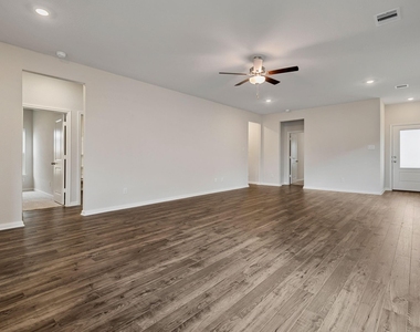 452 Lone Rider Drive - Photo Thumbnail 4