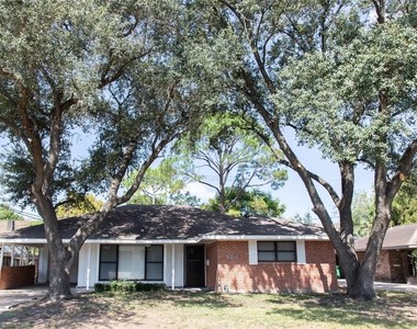 4114 Lemac Drive - Photo Thumbnail 4