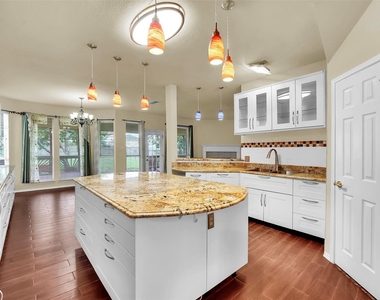 2754 Red Oak Drive - Photo Thumbnail 14