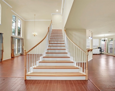 2754 Red Oak Drive - Photo Thumbnail 8