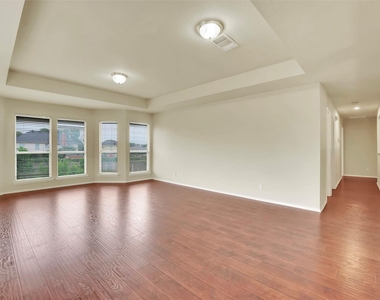2754 Red Oak Drive - Photo Thumbnail 28