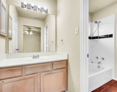 2754 Red Oak Drive - Photo Thumbnail 38