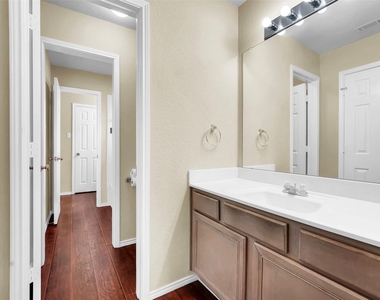 2754 Red Oak Drive - Photo Thumbnail 36