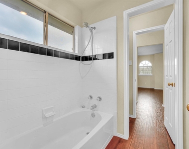 2754 Red Oak Drive - Photo Thumbnail 37